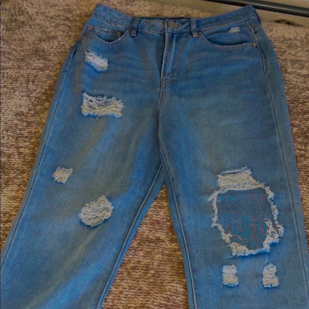 In good condition! Only worn once, just moved and need to downsize on my clothes